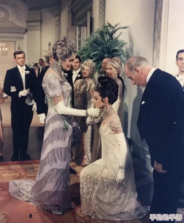 窈窕淑女观后感ppt图片:网友热议影片中的女性形象与社会期待的碰撞,深刻反思传统与现代价值观的冲突 窈窕淑女观后感ppt图片:网友热议影片中的女性形象与社会期待的碰撞,深刻反思传统与现代价值观的冲突