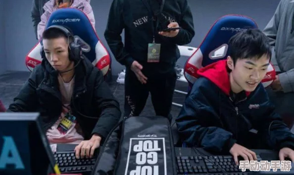 男生和女生一起擦擦很疼痛的游戏，挑战极限体验与友谊的考验，感受刺激与欢乐交织的时刻