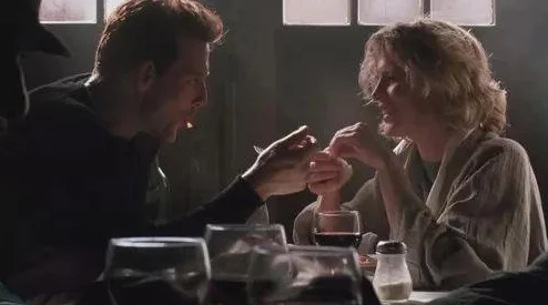 果冻伦理电影：揭示爱情与欲望交织的复杂关系，探讨人性深处的挣扎与选择