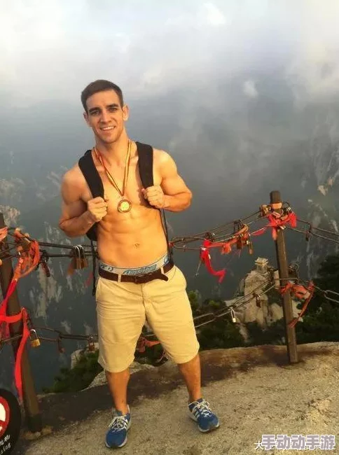 欧美猛男GV巨大粗爽激情：探索其背后文化现象与市场趋势的深度分析与影响力评估