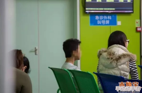 老师露出 强行让男生揉,事件引发广泛关注,学校迅速介入调查处理相关责任人 老师露出 强行让男生揉,事件引发广泛关注,学校迅速介入调查处理相关责任人