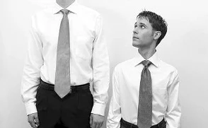 黑人超长巨大XXXXXXX佐藤：探讨种族与身体形象在现代文化中的交织与影响，及其对社交媒体的反响与争议