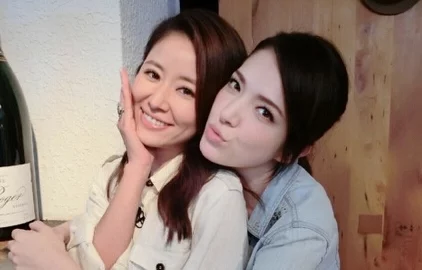 欧美性爱aaa：知名明星被曝与多位同行发生绯闻，内幕揭秘涉及的八卦消息