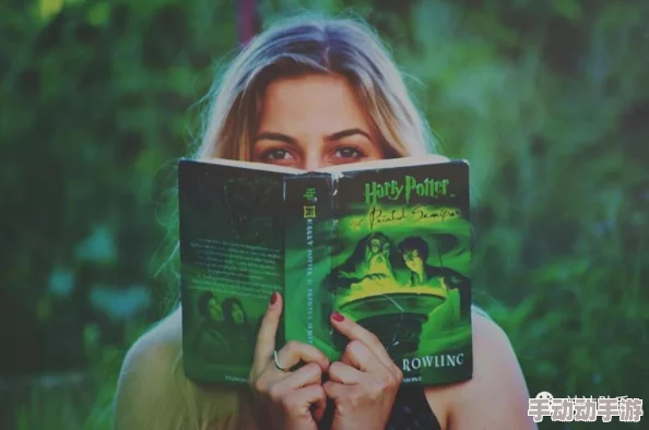 怡春院亚洲：传闻明星们频繁光顾，背后隐藏的秘密与不为人知的故事引发热议！