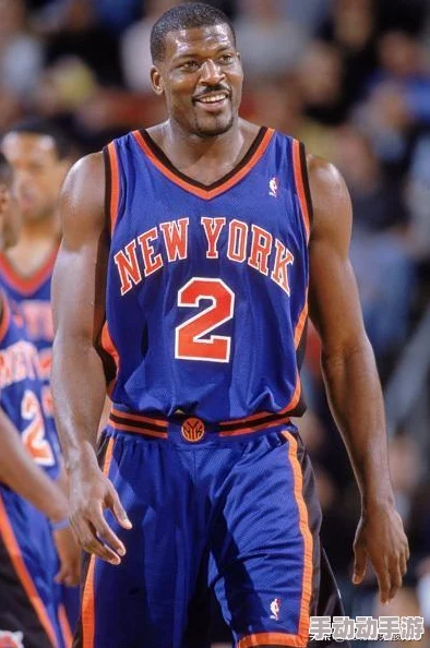 暴躁大妈的背景：网友热议其背后故事，认为社会压力与家庭矛盾是主要原因，引发广泛讨论与共鸣