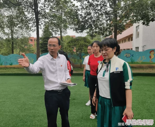 我的漂亮小瘦子:她的成长故事与时尚之路,展现了独特魅力与自信风采 我的漂亮小瘦子:她的成长故事与时尚之路,展现了独特魅力与自信风采