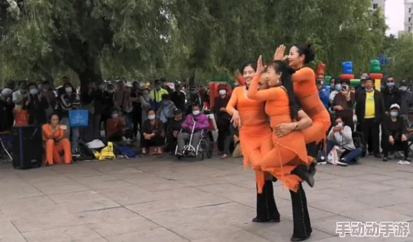 荒野大镖客老太太500：网友热议这位角色的独特魅力与游戏中的重要性，纷纷分享自己的看法和体验