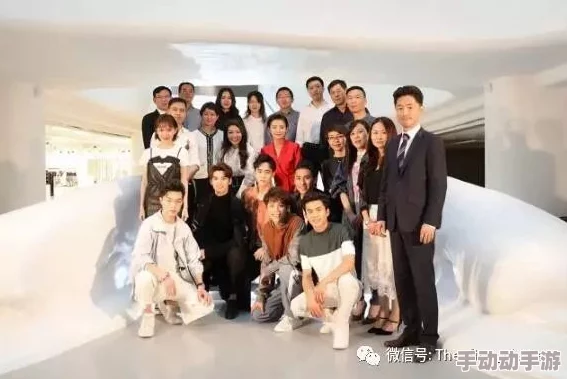 色逼阁：新一季作品发布，艺术家们的创作灵感与观众互动引发热议