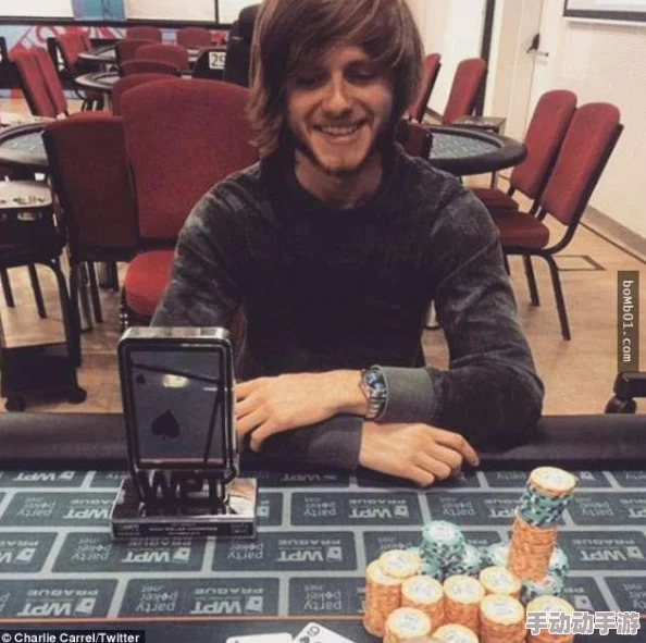 打扑克不盖被子剧烈运动！某明星在赌场上被拍到失控大玩扑克，引发疯传闹剧